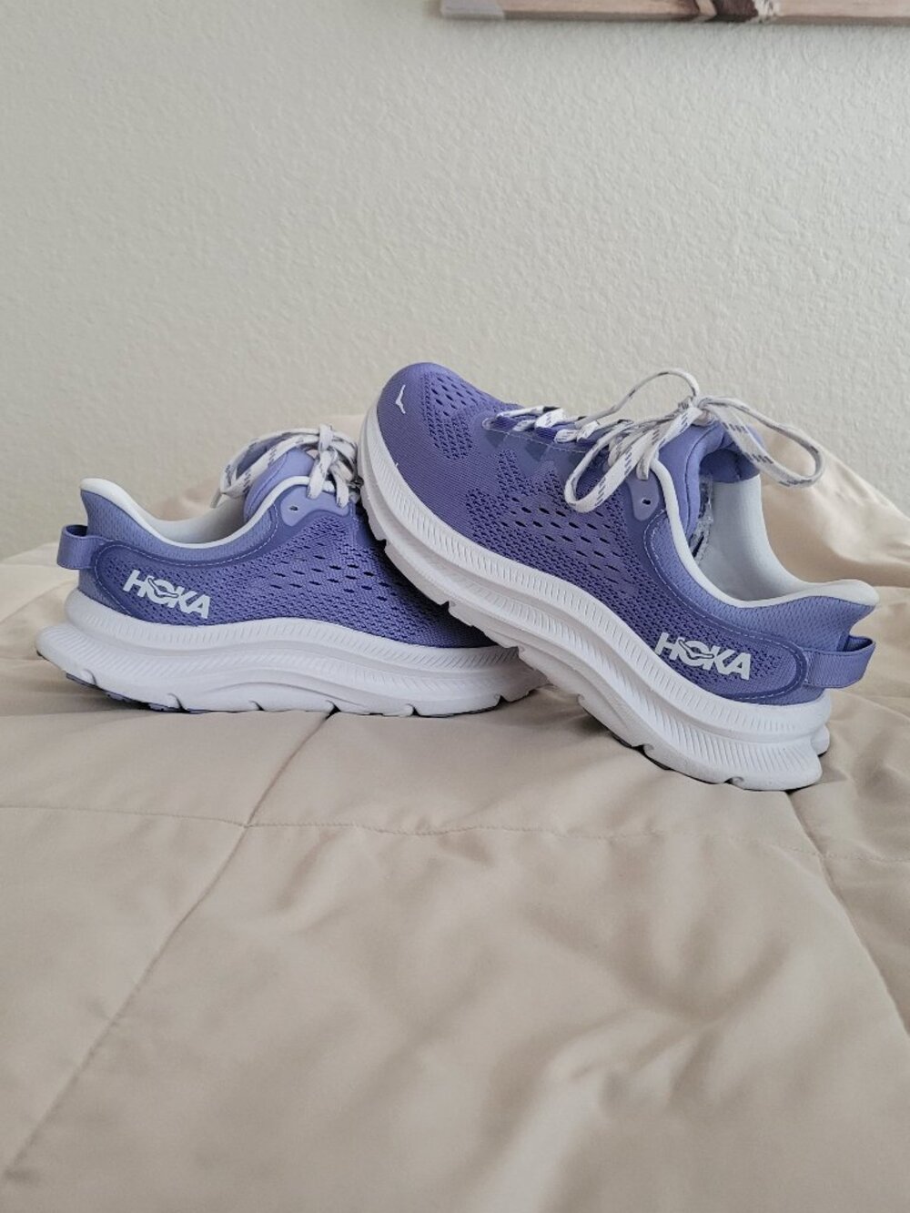 HOKA Kawana 2. Lavender/purple. Size 7B. EUC FIRM PRICE.